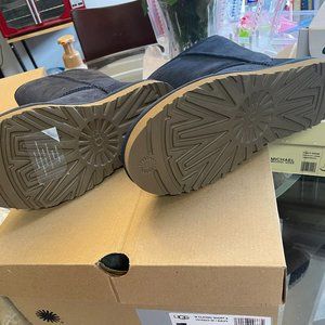 UGG SHORT BOOTS